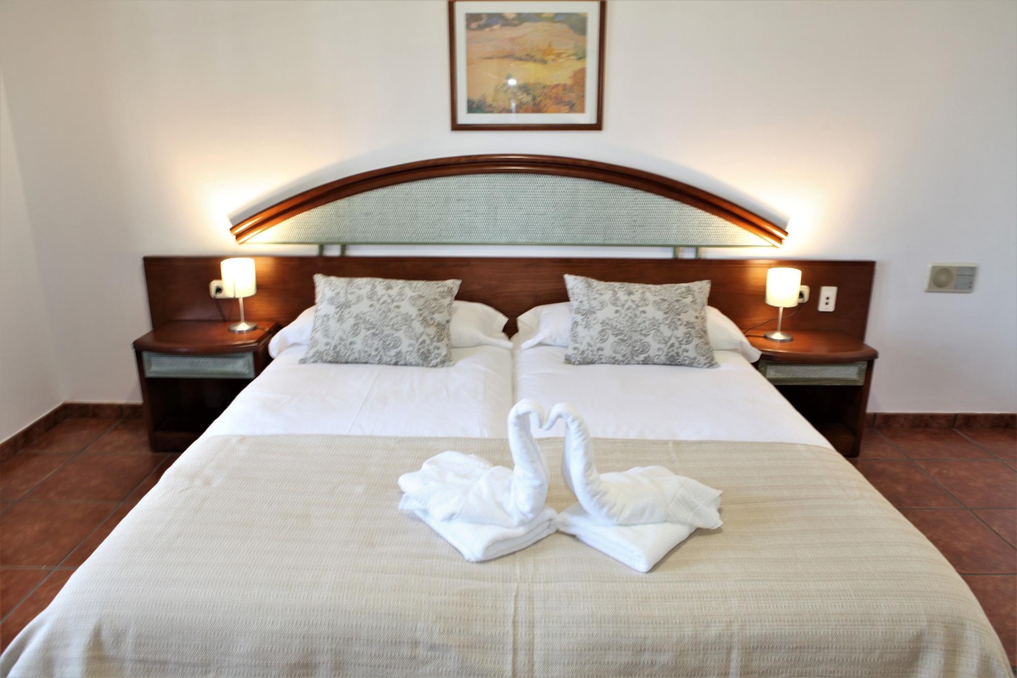 Hotelito El Campo Nocleg ze śniadaniem 2*